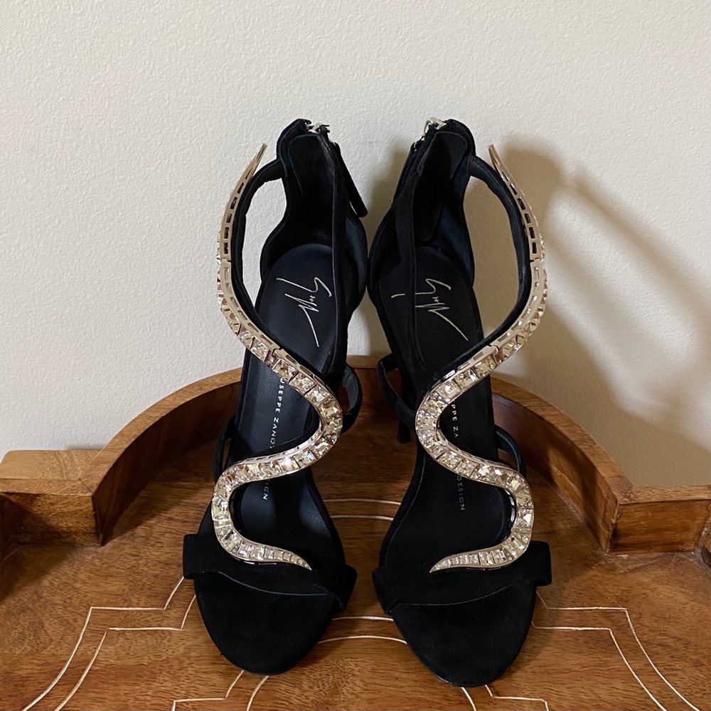 Giuseppe Zanotti Alien Black Crystal Sandal Size US9 / IT39 - Picture 14 of 16